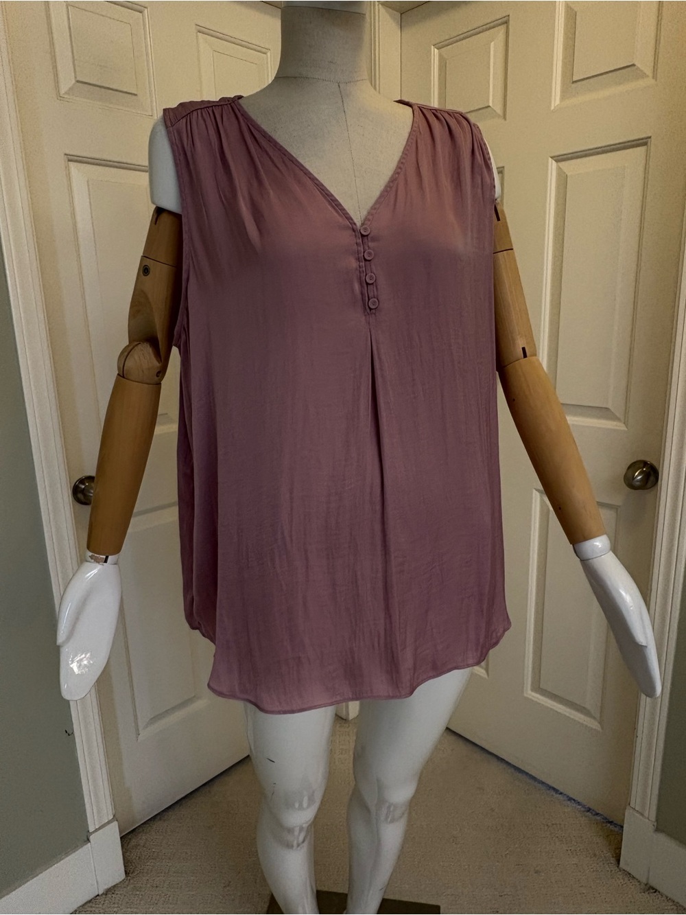 Hilary Radley Pink Sleeveless V-Neck Button Front Blouse. Like New Sz XXL